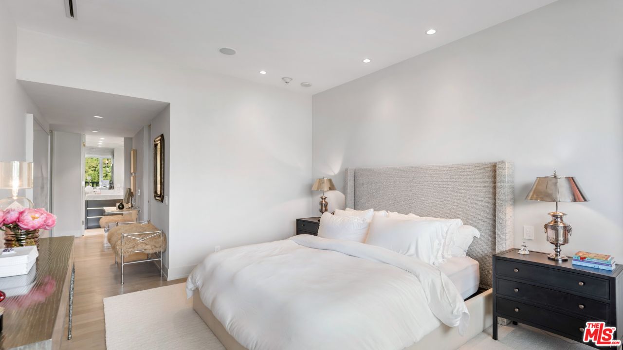 9255 Doheny Rd Unit: 1205