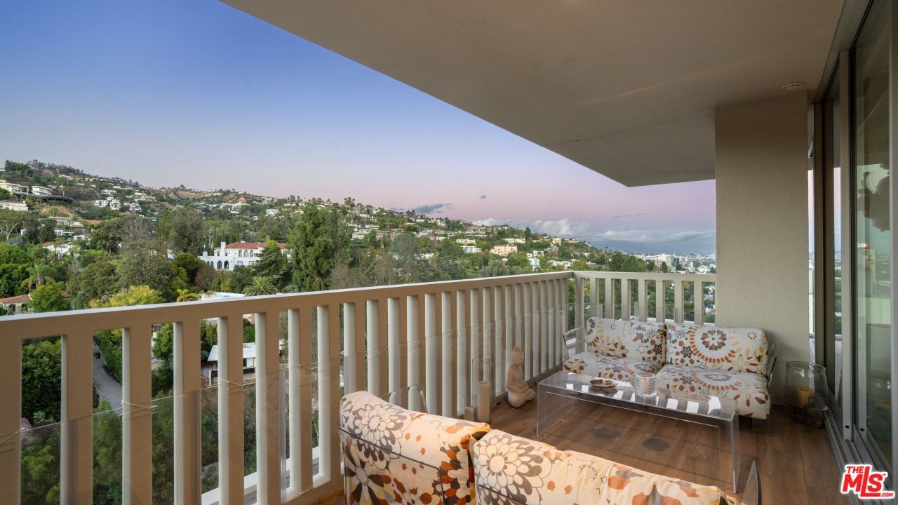9255 Doheny Rd Unit: 1205