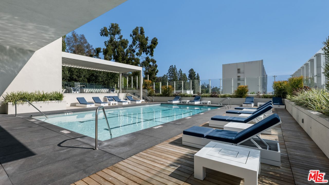 9255 Doheny Rd Unit: 1205
