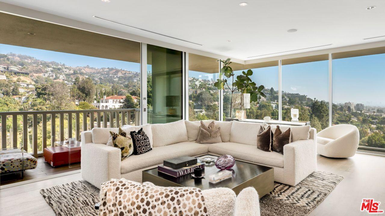 9255 Doheny Rd Unit: 1205