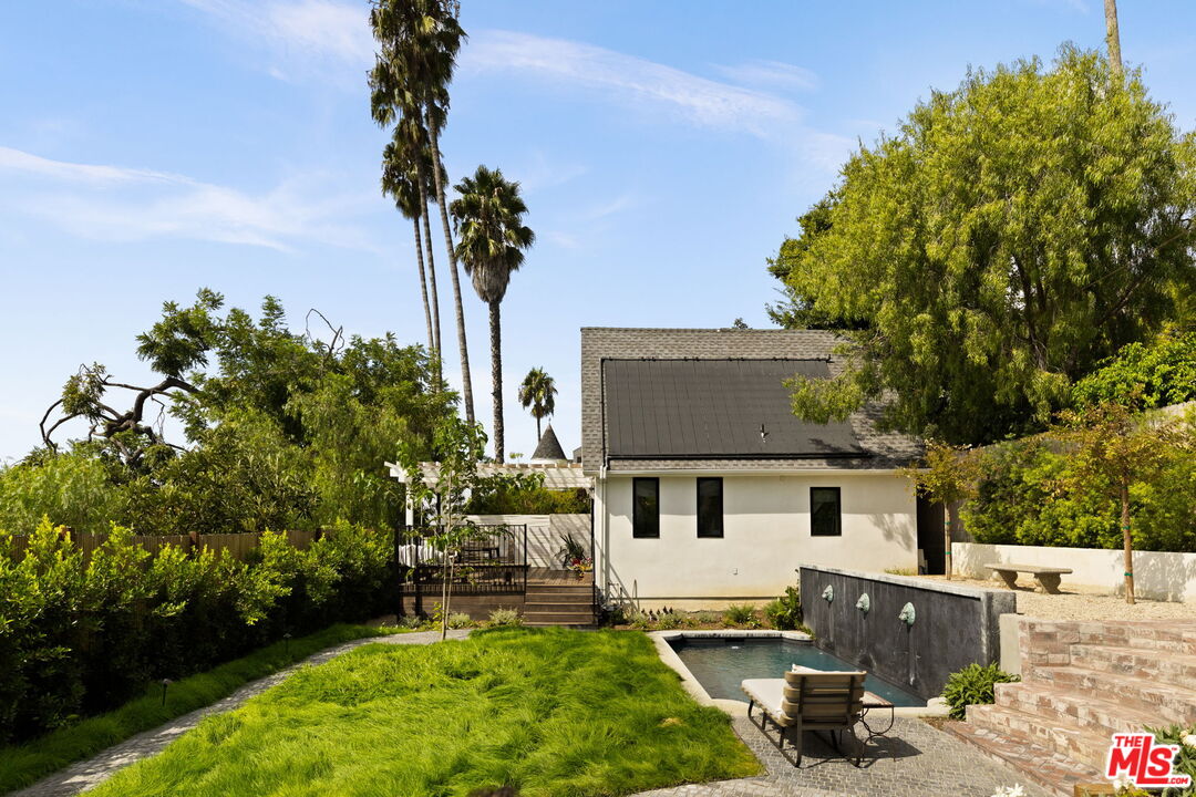 1321 Maltman Ave