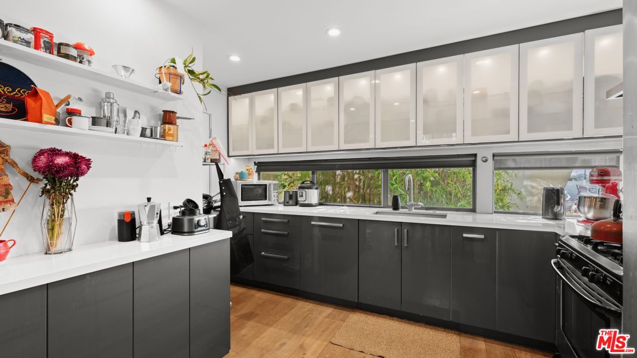 821 Bay St Unit: C3