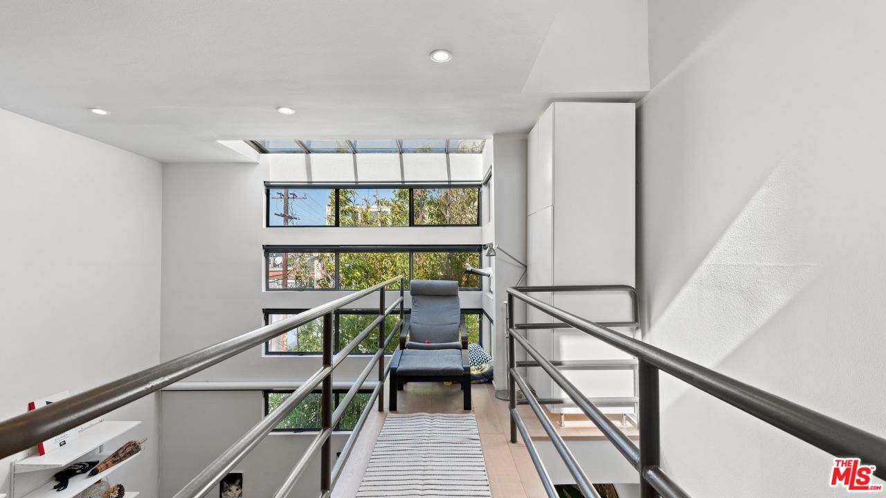 821 Bay St Unit: C3