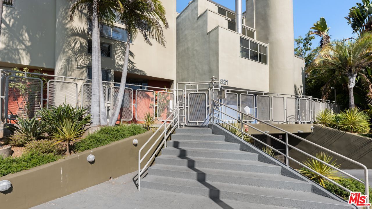 821 Bay St Unit: C3