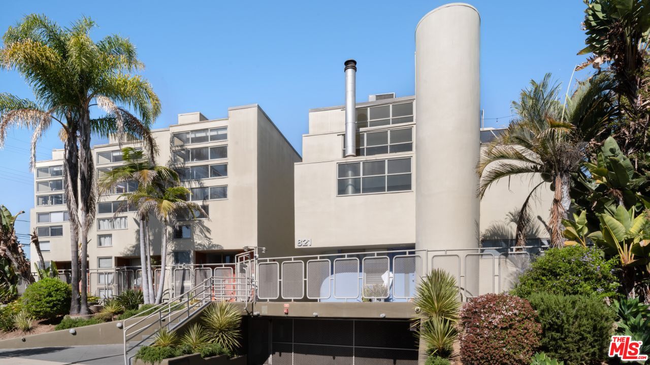 821 Bay St Unit: C3
