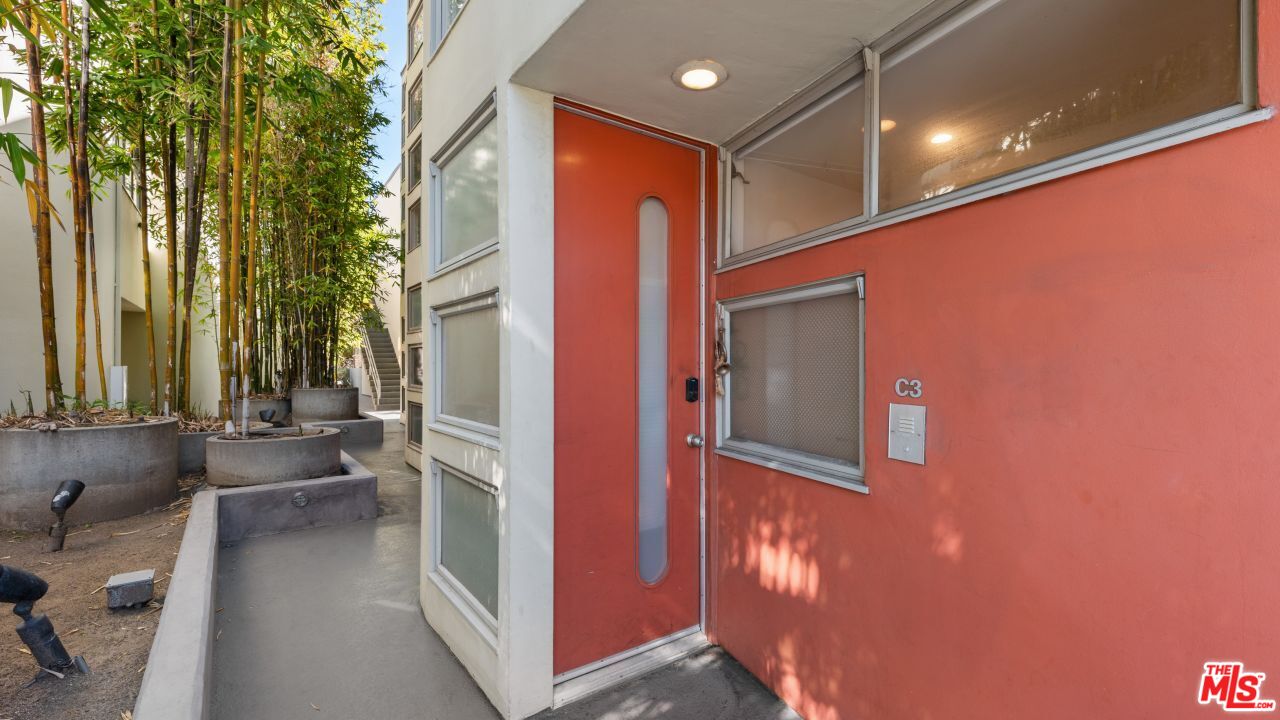 821 Bay St Unit: C3