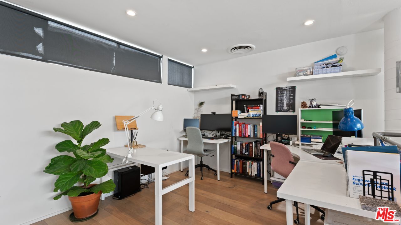 821 Bay St Unit: C3