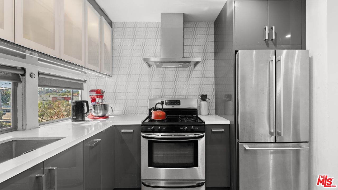 821 Bay St Unit: C3