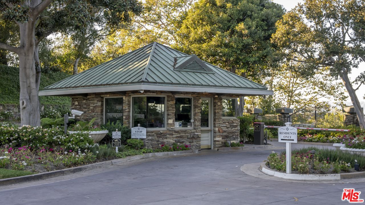 3311 Clerendon Rd