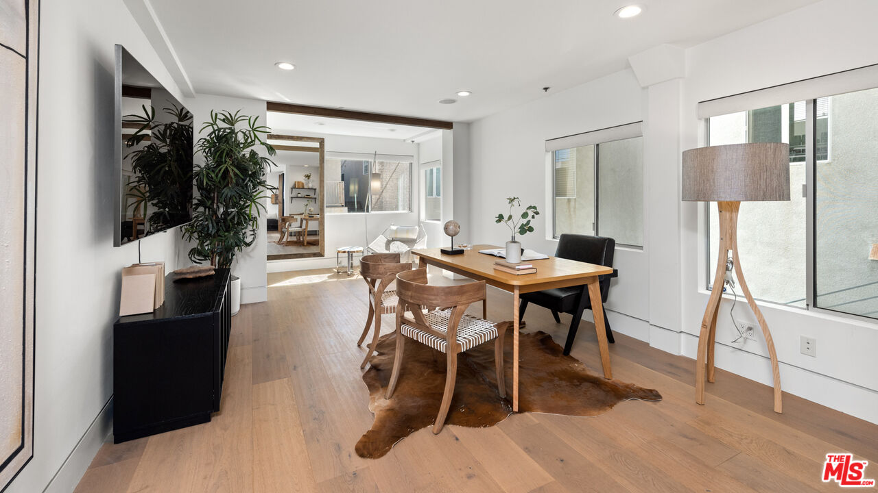 114 Galleon St Unit: 4