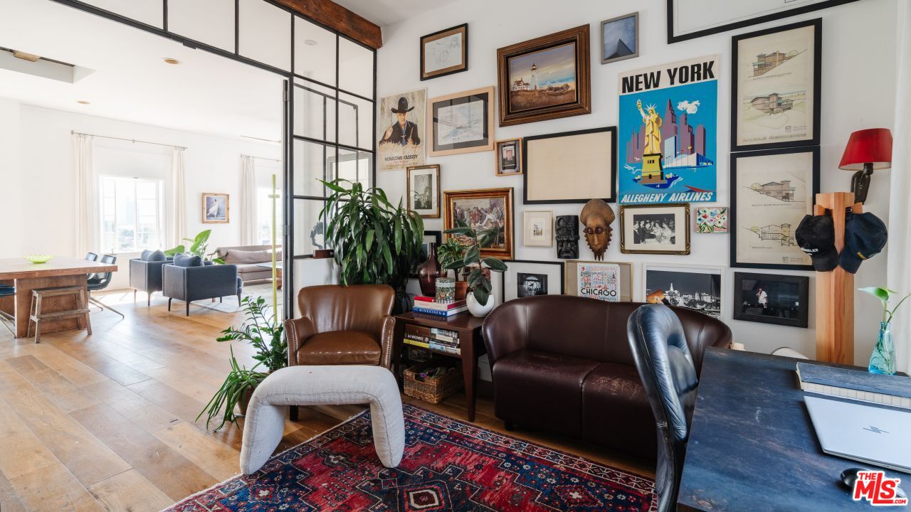 109 N Sycamore Ave Unit: 501
