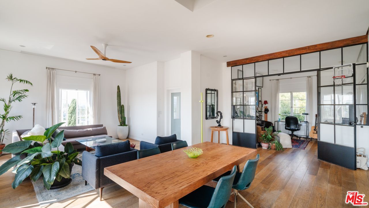 109 N Sycamore Ave Unit: 501