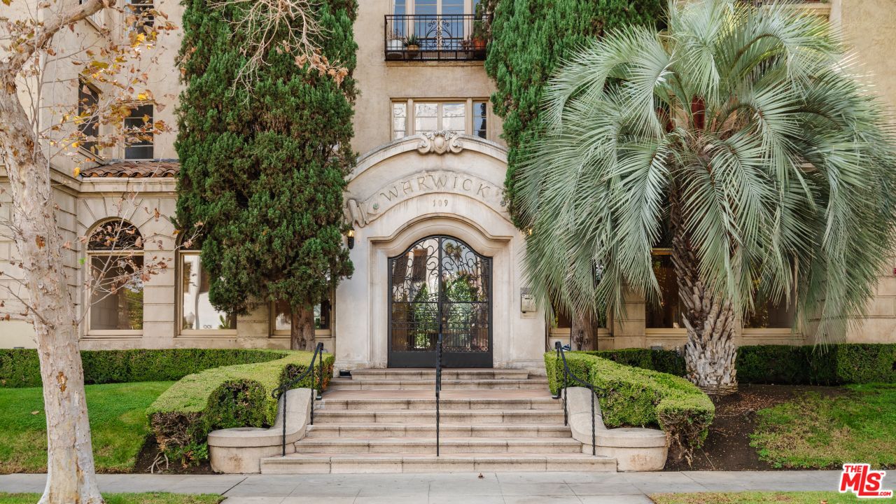 109 N Sycamore Ave Unit: 501