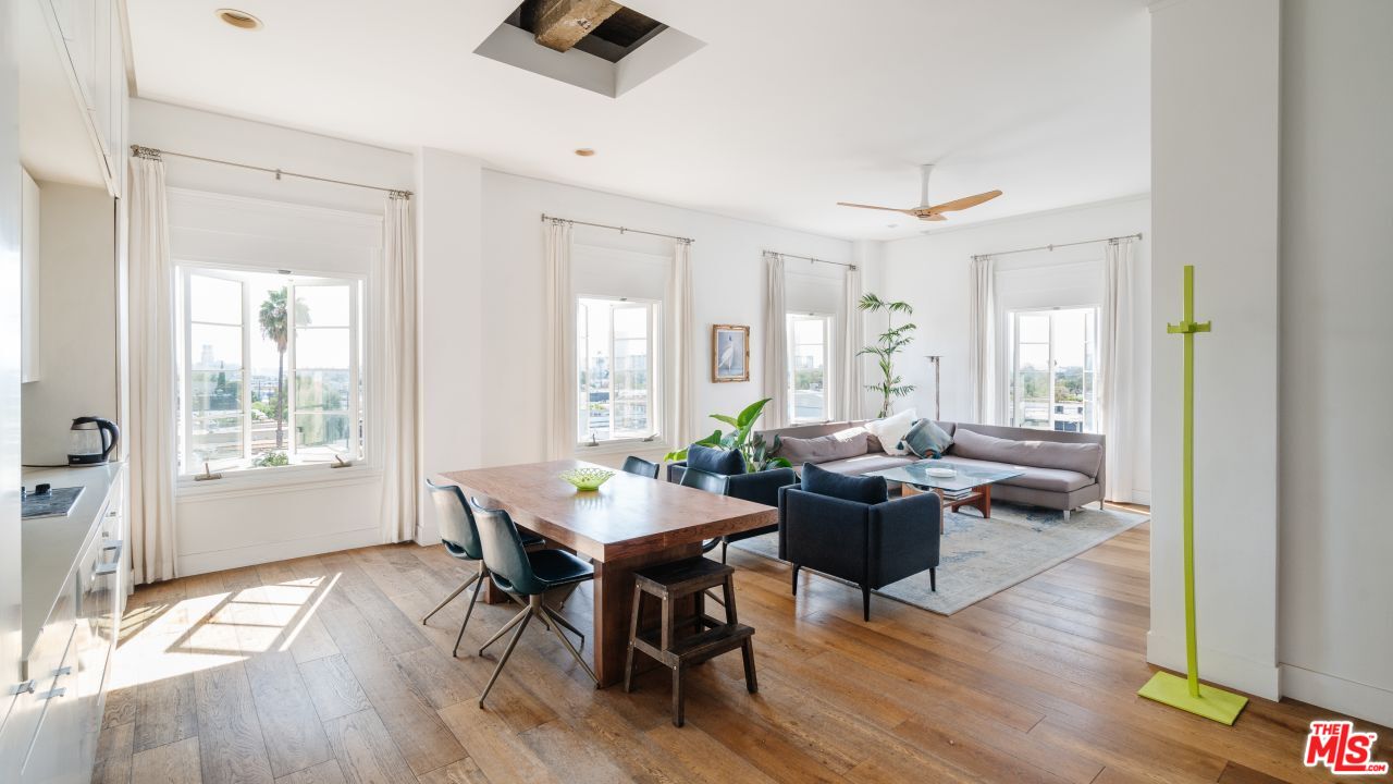 109 N Sycamore Ave Unit: 501