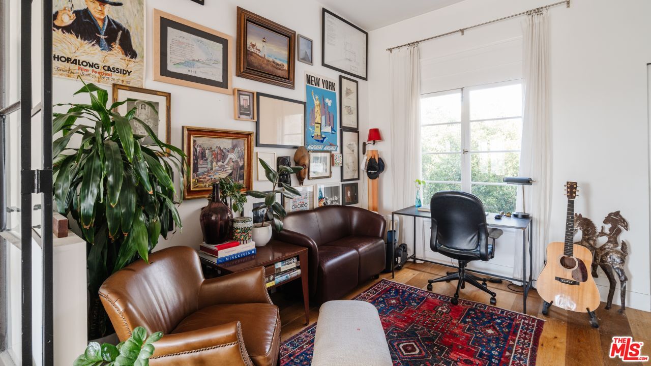 109 N Sycamore Ave Unit: 501