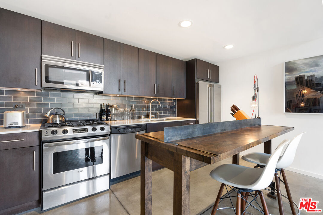 4111 W Sunset Blvd Unit: 546