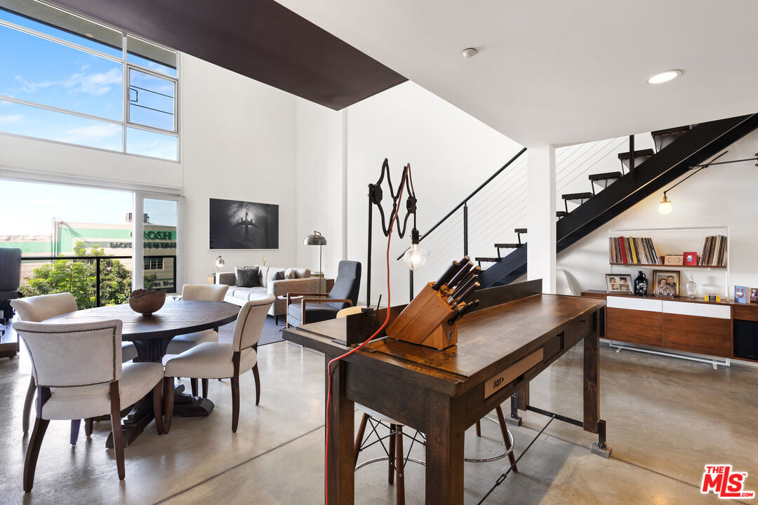 4111 W Sunset Blvd Unit: 546