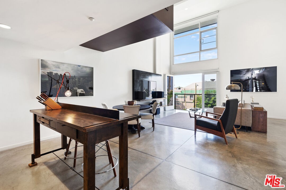 4111 W Sunset Blvd Unit: 546