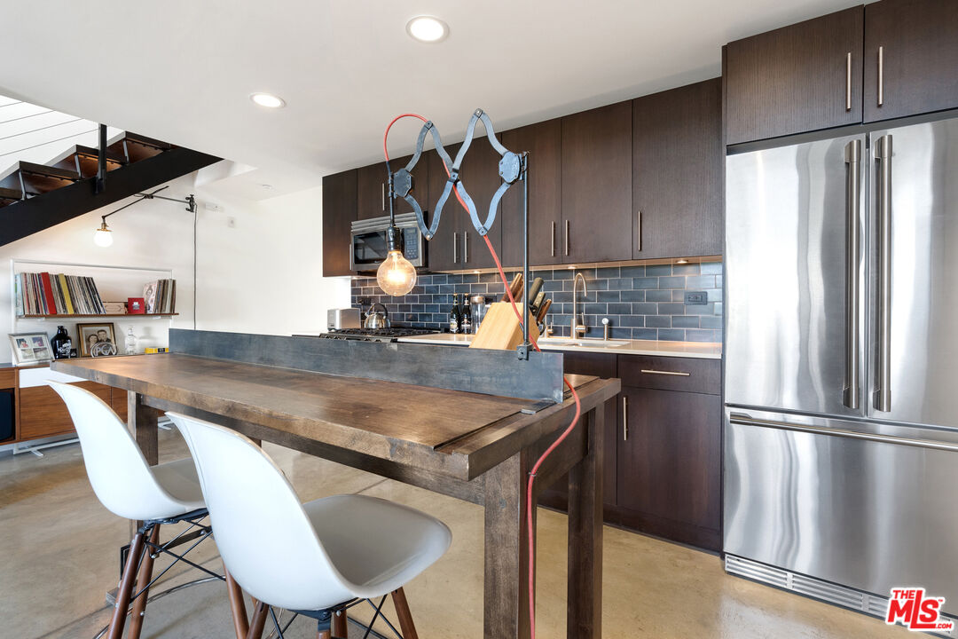 4111 W Sunset Blvd Unit: 546