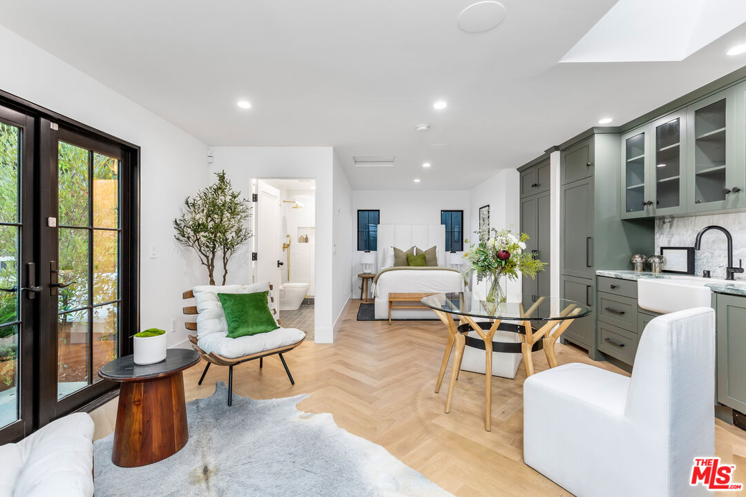 1728 N Sierra Bonita Ave