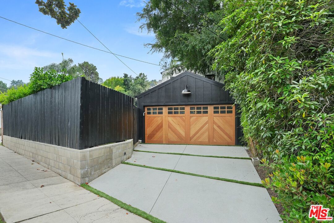 12051 Laurel Terrace Dr