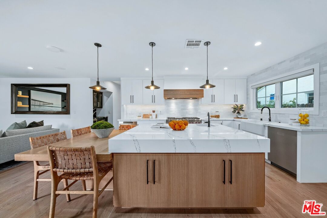 12051 Laurel Terrace Dr