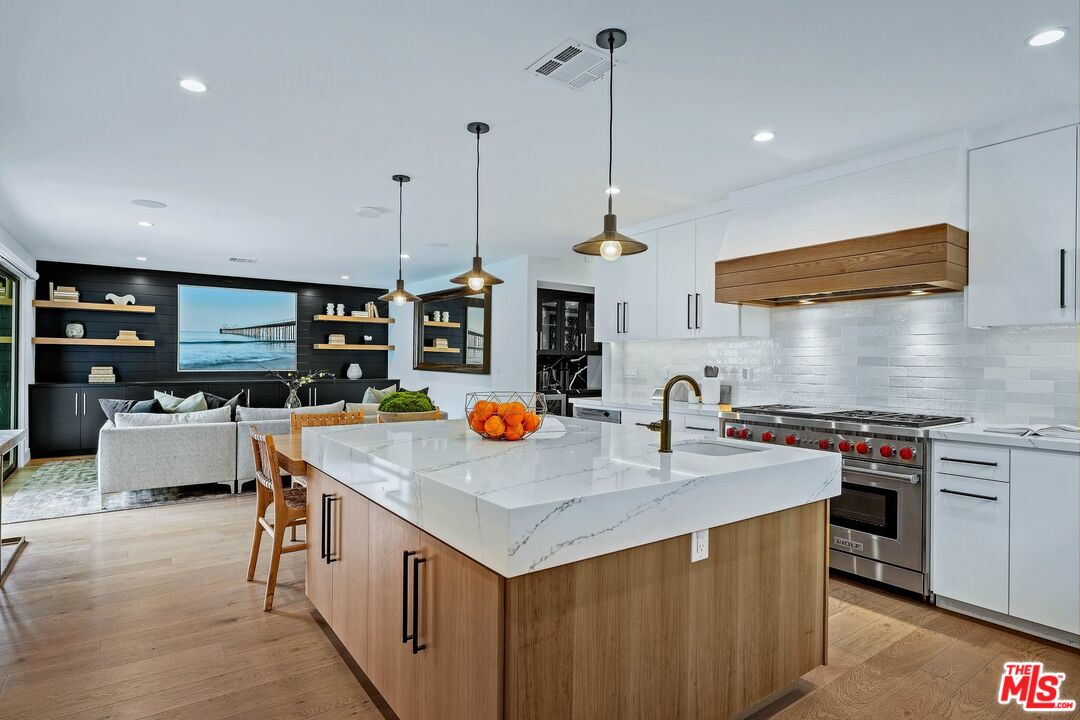 12051 Laurel Terrace Dr