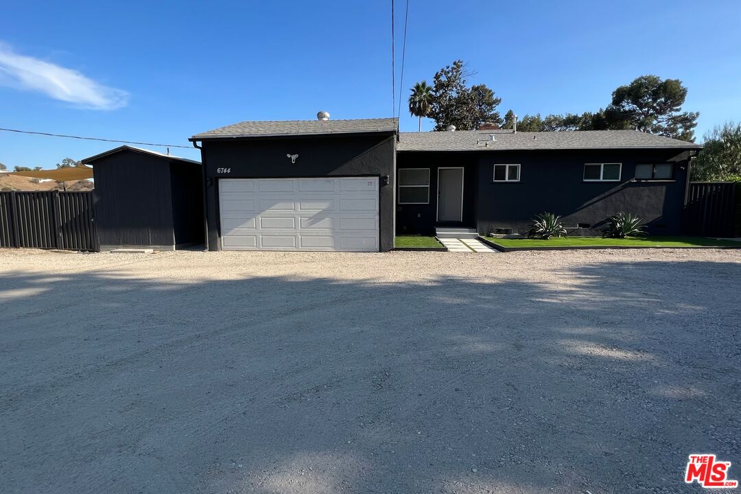 6744 Mulholland Dr