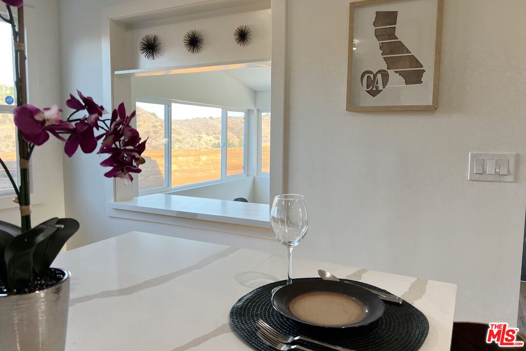 6744 Mulholland Dr