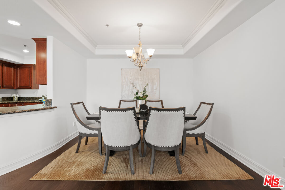 14242 Burbank Blvd Unit: 104
