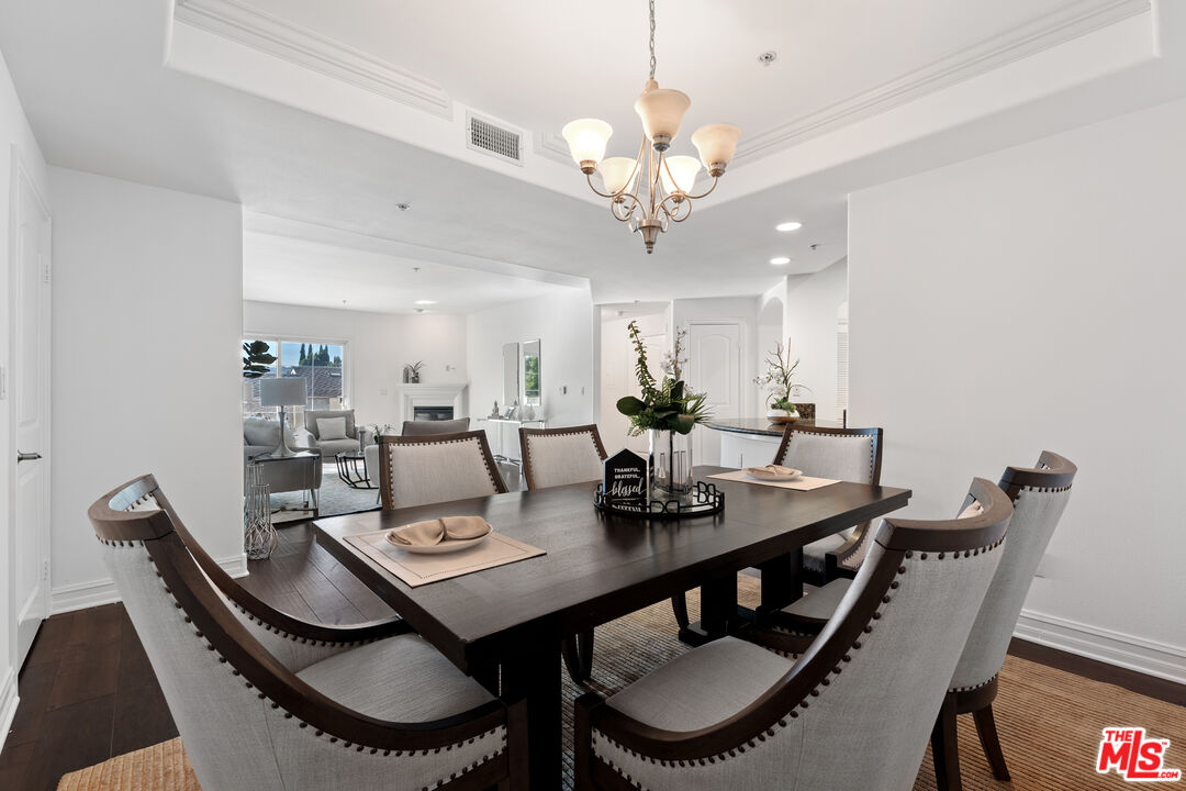 14242 Burbank Blvd Unit: 104