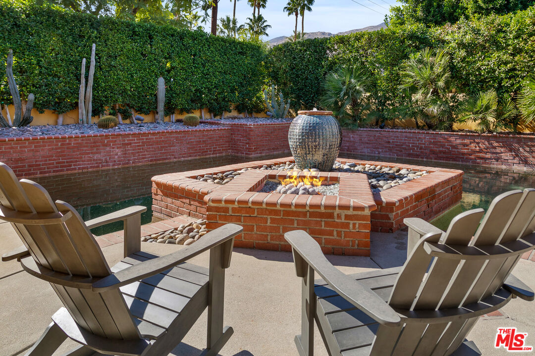 1115 Village Ct