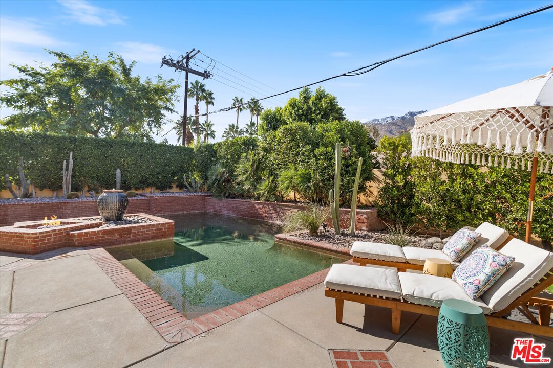 1115 Village Ct