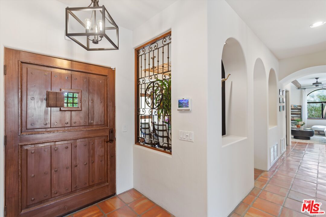 1115 Village Ct