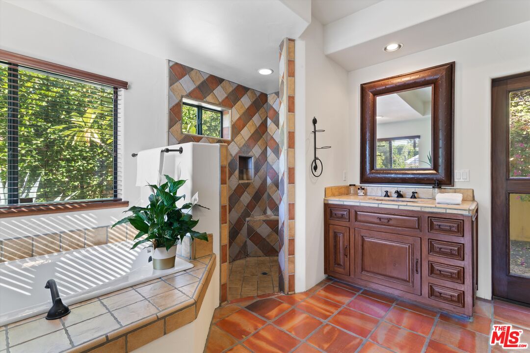 1115 Village Ct