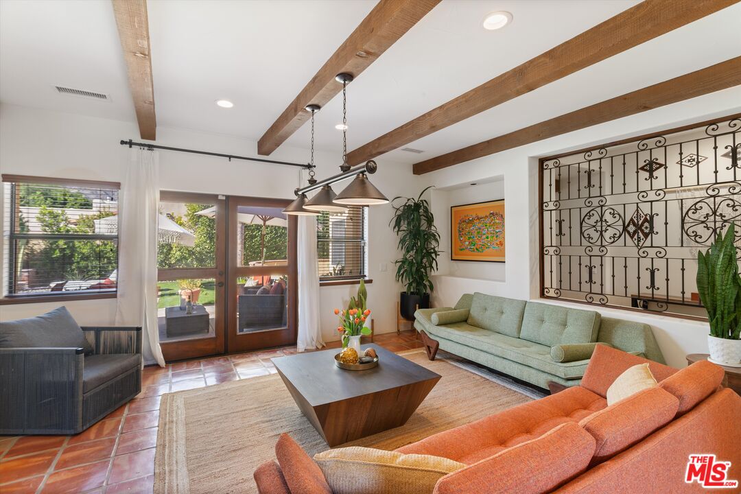 1115 Village Ct