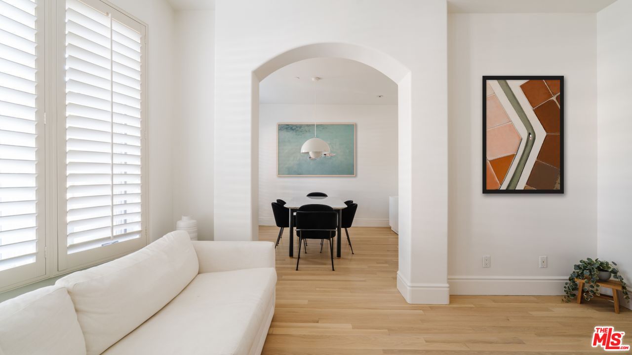 137 S Spalding Dr Unit: 106