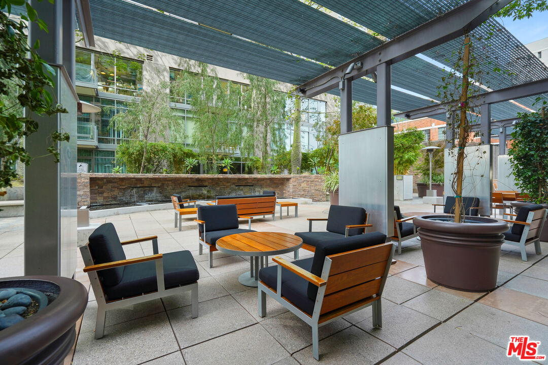 1100 S Hope St Unit: 808