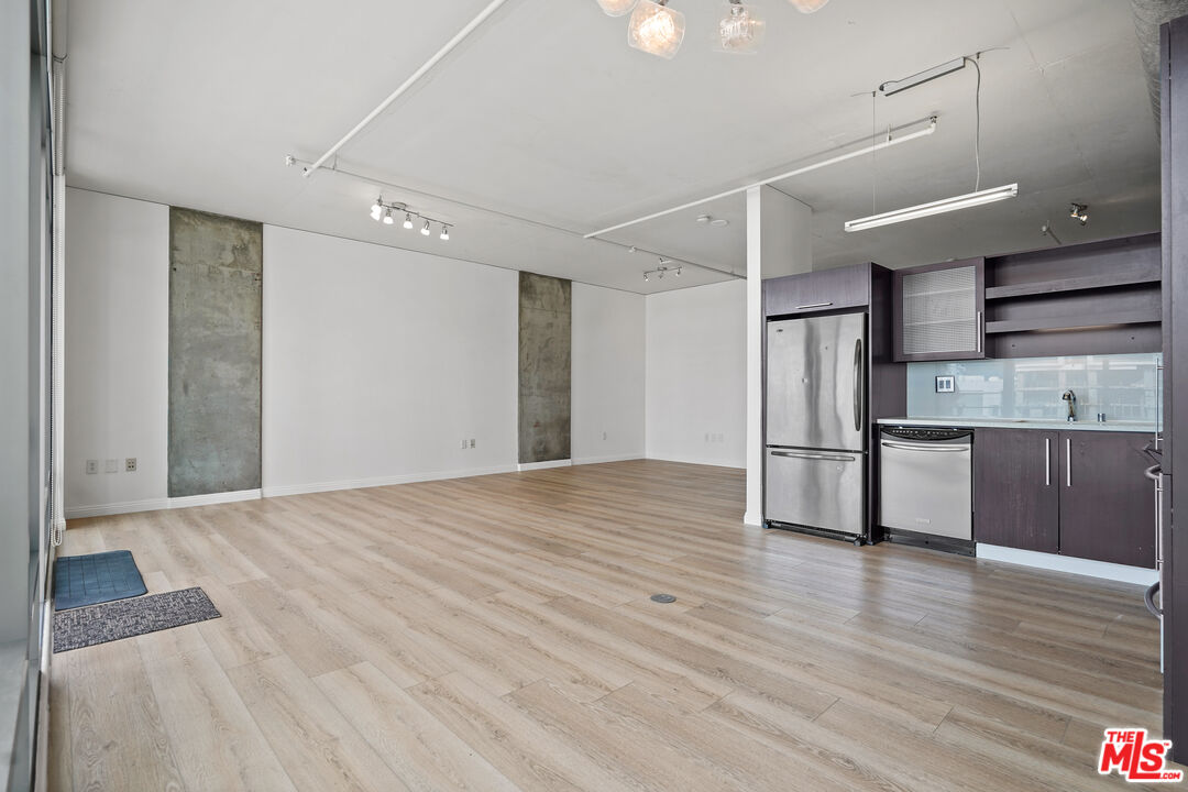 1100 S Hope St Unit: 808