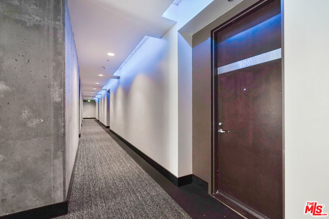 1100 S Hope St Unit: 808