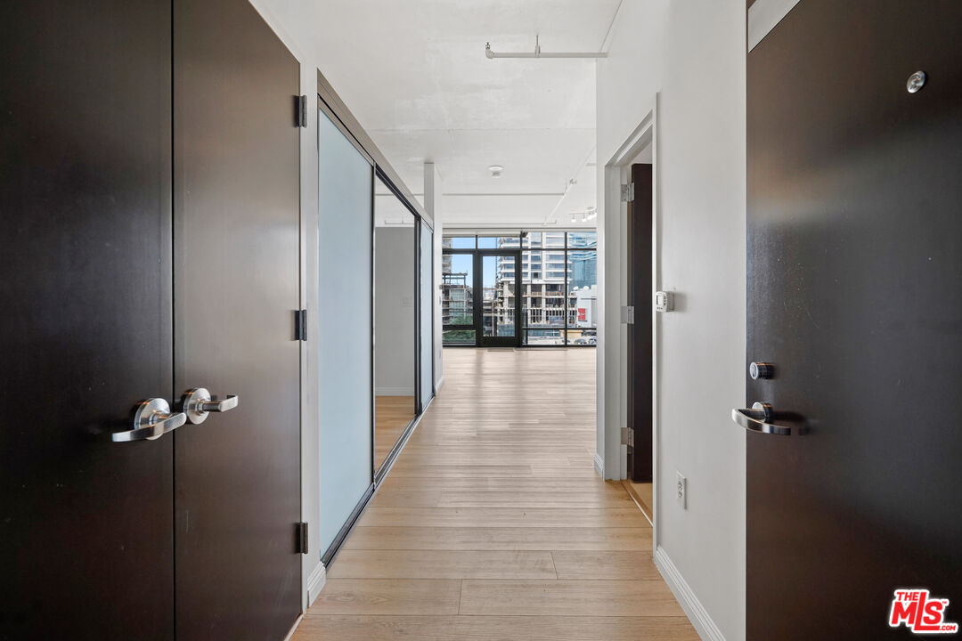 1100 S Hope St Unit: 808