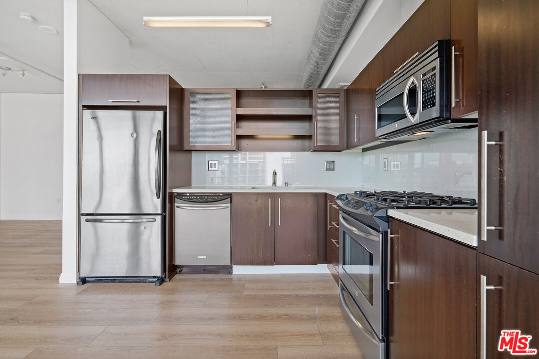 1100 S Hope St Unit: 808