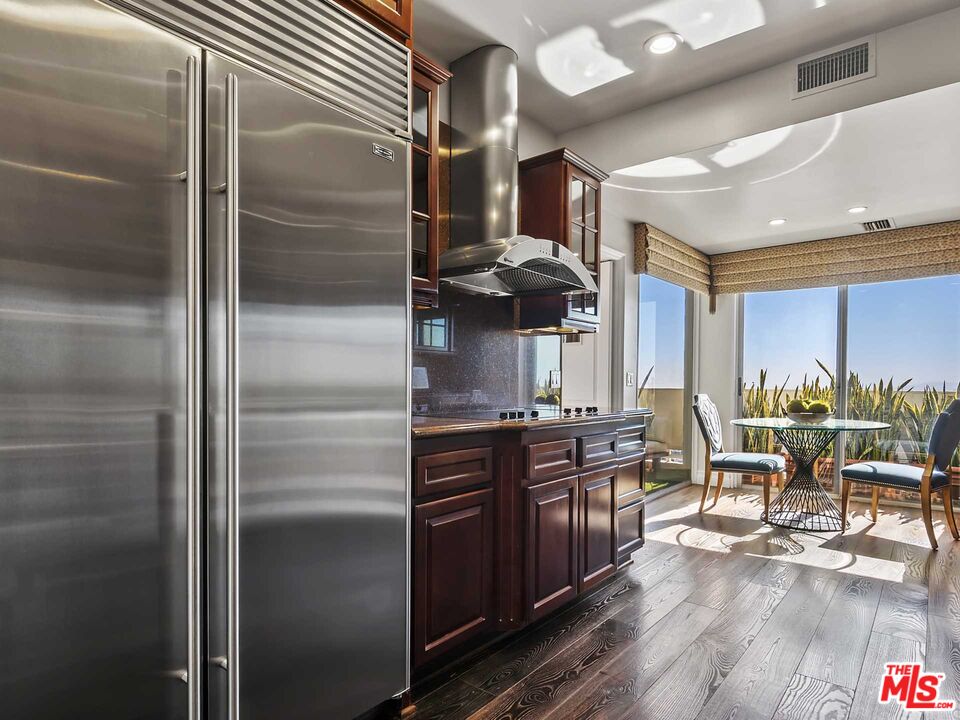 10701 Wilshire Blvd Unit: PH B