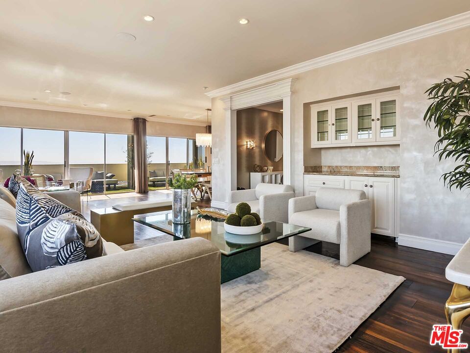 10701 Wilshire Blvd Unit: PH B