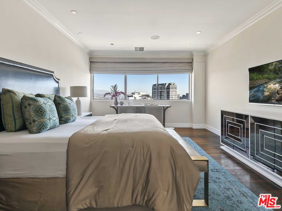 10701 Wilshire Blvd Unit: PH B