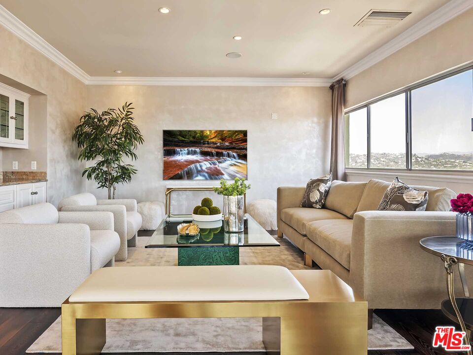 10701 Wilshire Blvd Unit: PH B