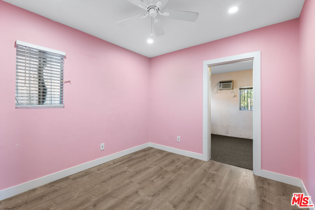 2711 Norton Ave