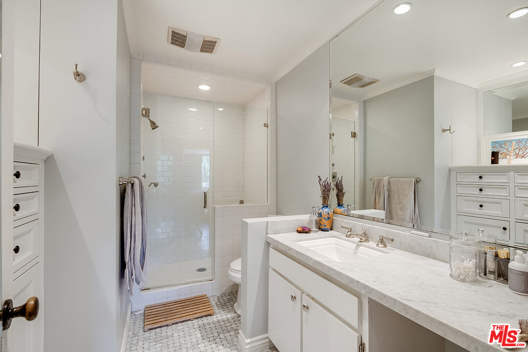 906 N Doheny Dr Unit: 311