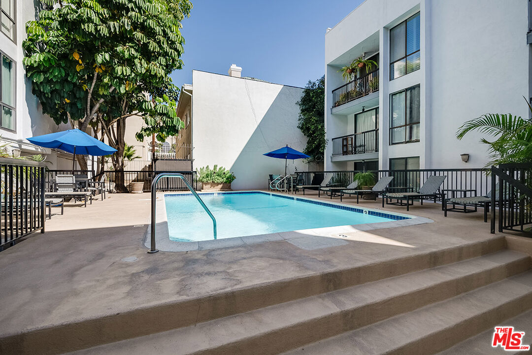 906 N Doheny Dr Unit: 311