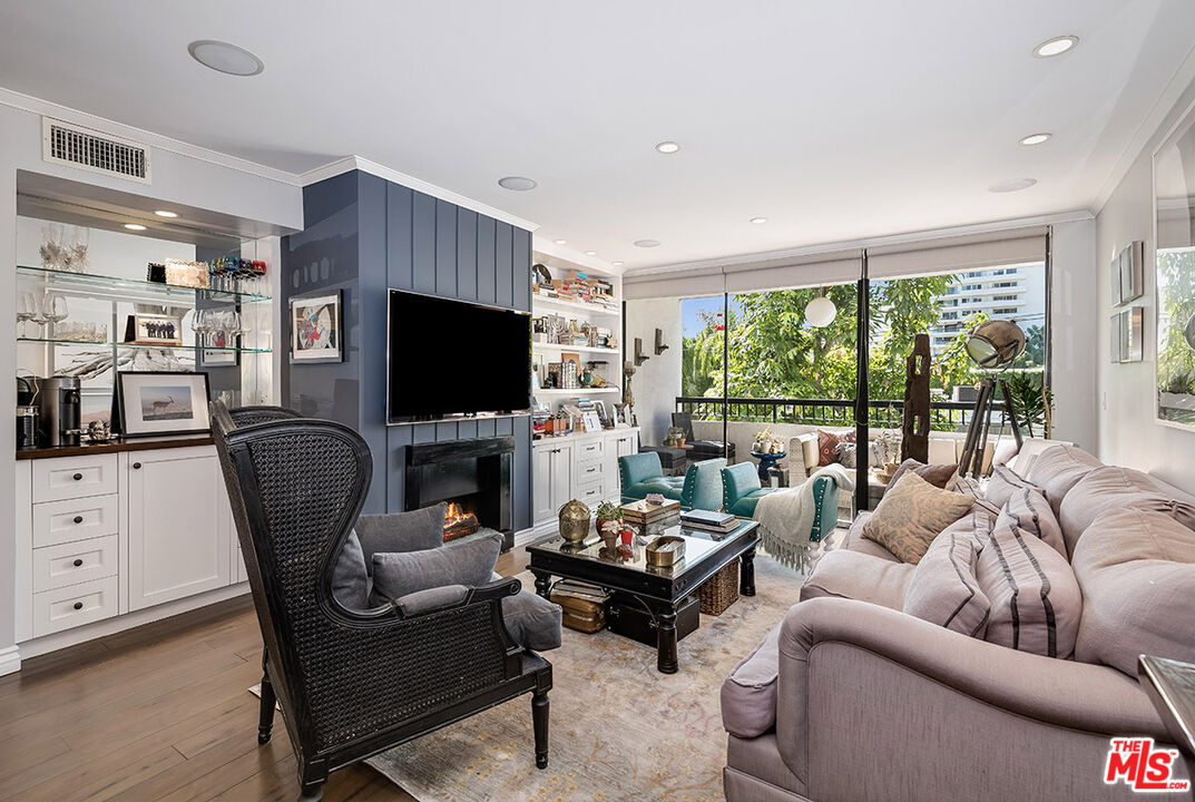 906 N Doheny Dr Unit: 311